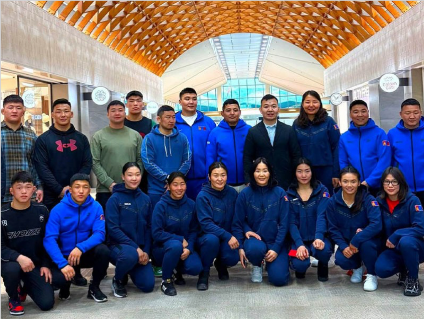 Чөлөөт бөхийн үндэсний шигшээ баг бүрэн бүрэлдэхүүнээрээ Япон улсыг зорилоо